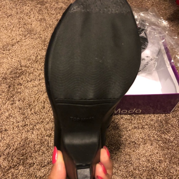 Black heeled wedges - Picture 3 of 6